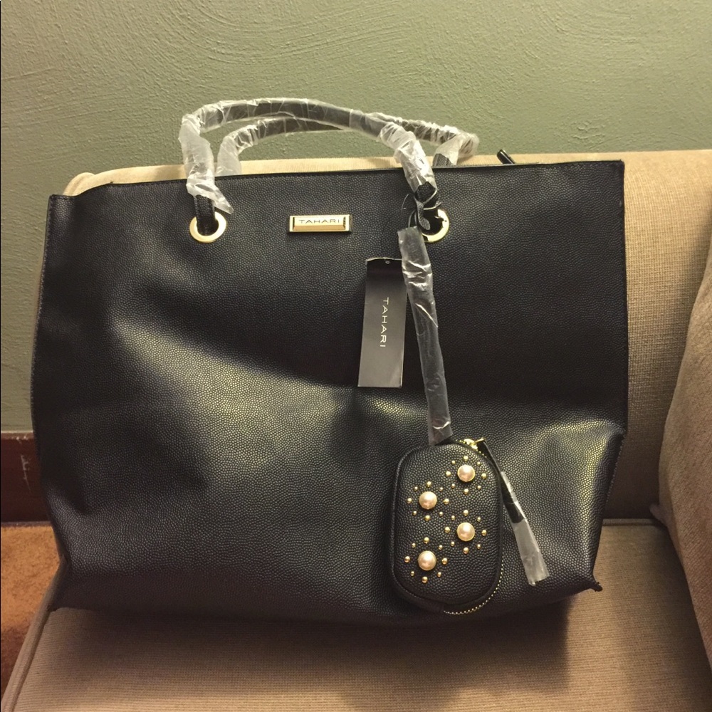 ❤️Tahari  Black NWT Tote Bag